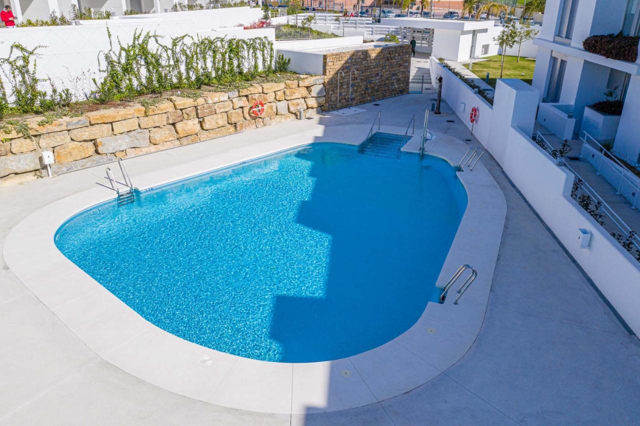 Vacation Marbella I Le Mirage Retreat, New Condo, Pool Appartement Estepona
