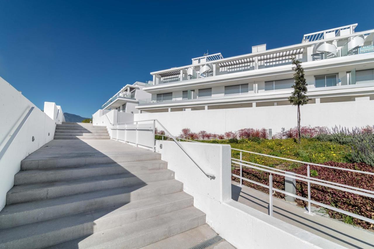 Vacation Marbella I Le Mirage Retreat, New Condo, Pool *
